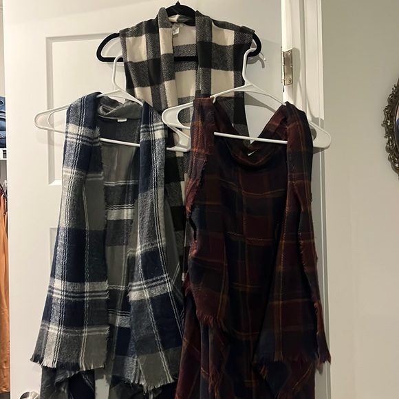 3 shawls perfect for fall - Picture 1 of 4
